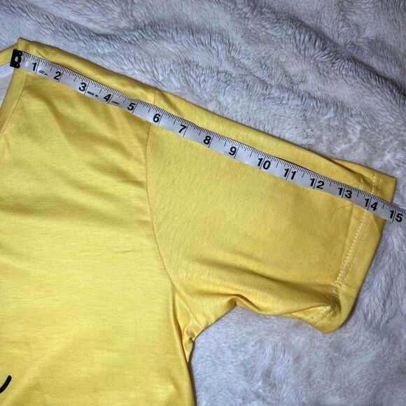NWOT Yellow Be Kind Short Sleeve V-Neck T-Shirt Size Medium - Picture 6 of 7